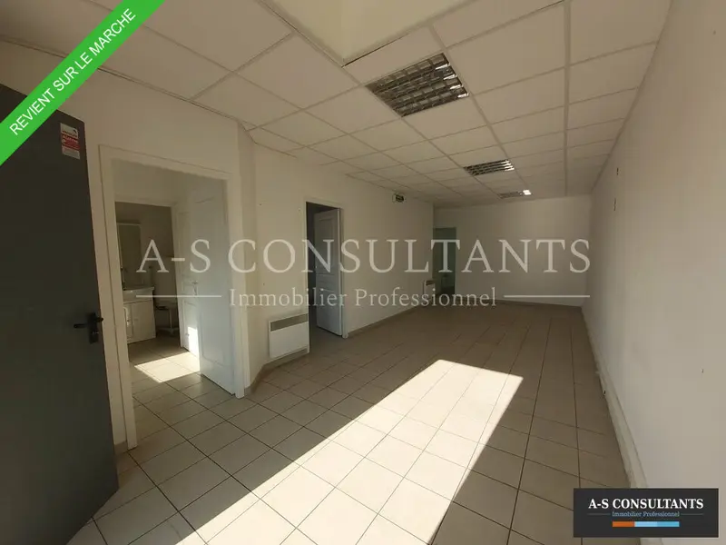 A louer Bureaux 74m² Salaise-sur-Sanne