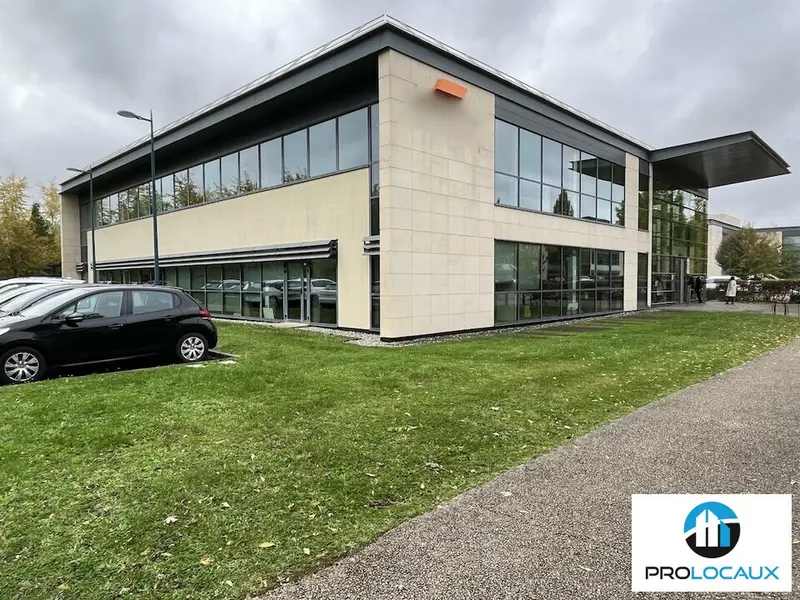 A louer Bureaux 2551m² Serris