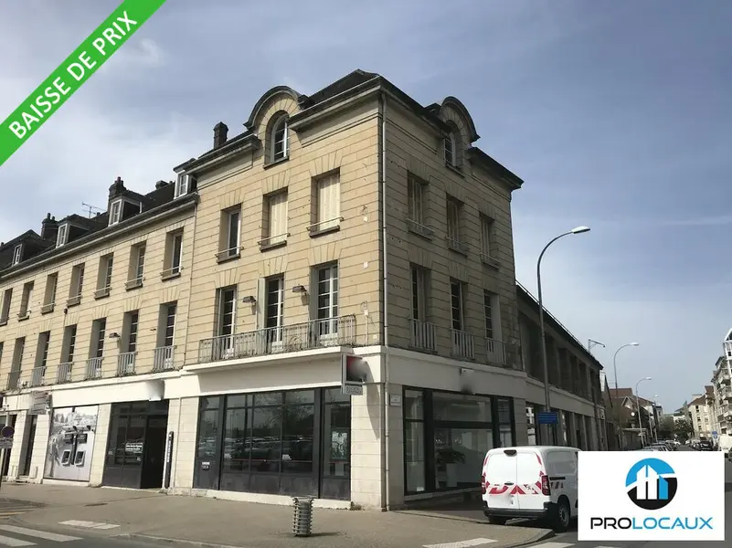A vendre Bureaux 810m² Creil