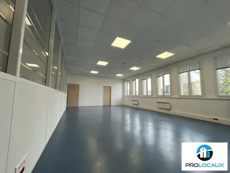 A louer Bureaux 308m² Montataire
