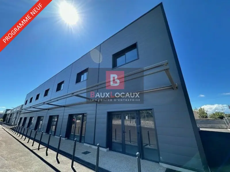 A LOUER / PLATEAU DE BUREAUX NEUFS EN R+1 D ENVIRON 270M² VEDENE