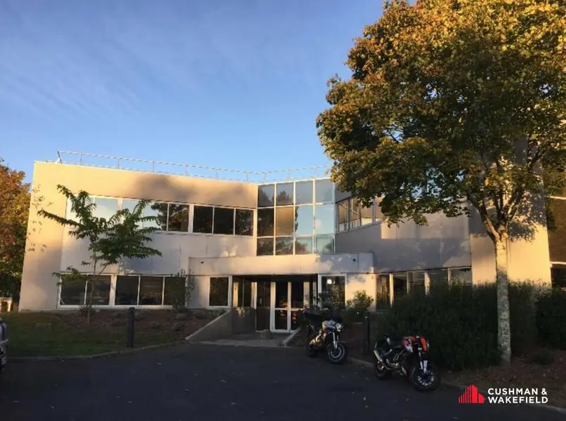 150 M² DE BUREAUX A LOUER A MERIGNAC
