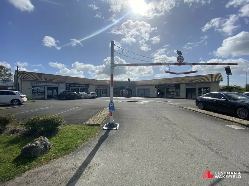 CAVIGNAC MURS LIBRES LOCAUX COMMERCIAUX A VENDRE 