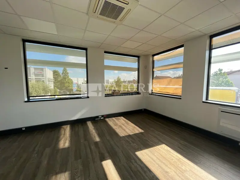 A louer Bureaux 255m² Corbas