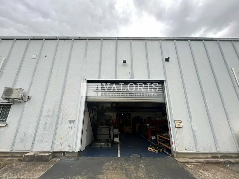 A vendre Locaux d'activité 650m² Saint-Priest