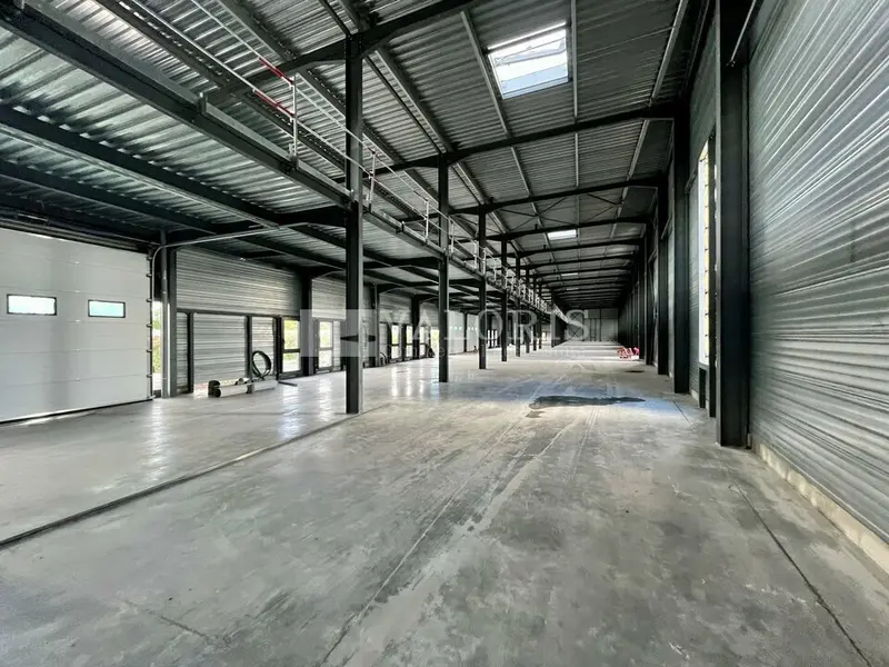 A louer Locaux d'activité 839m² Bourgoin-Jallieu