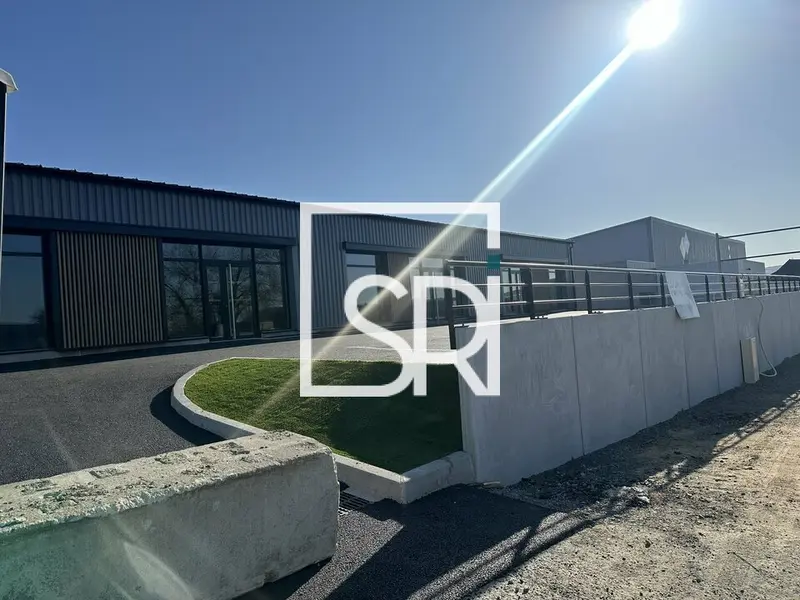 A louer Local commercial  436m² Cusset