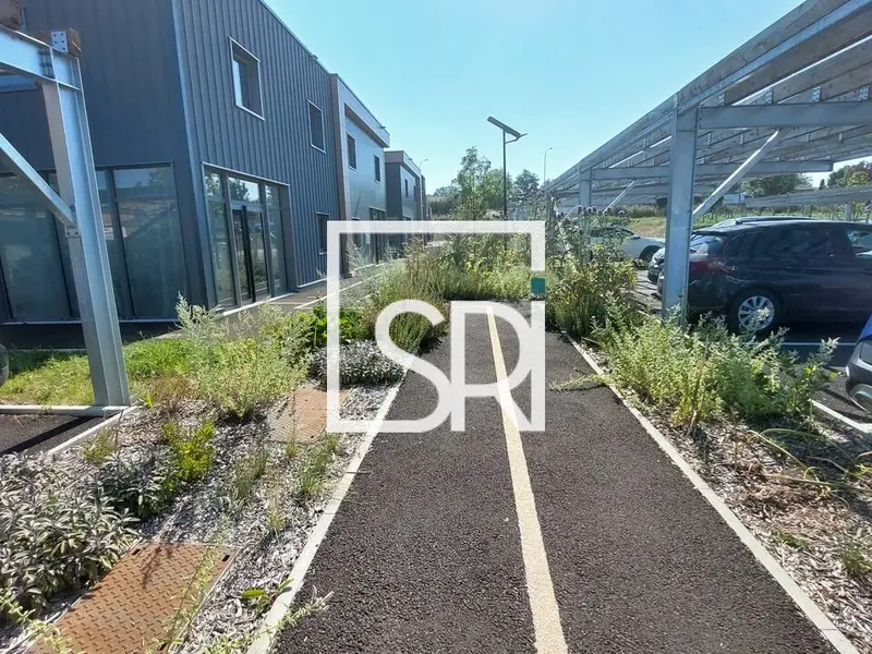 LOCATION BUREAUX NEUFS 144 M² - PONT DU CHÂTEAU