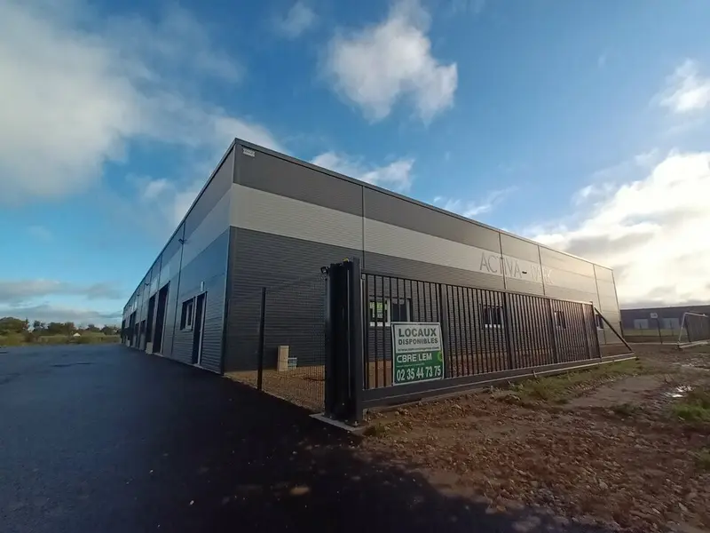 Local neuf - Au cur de l'activité économique fécampoise.