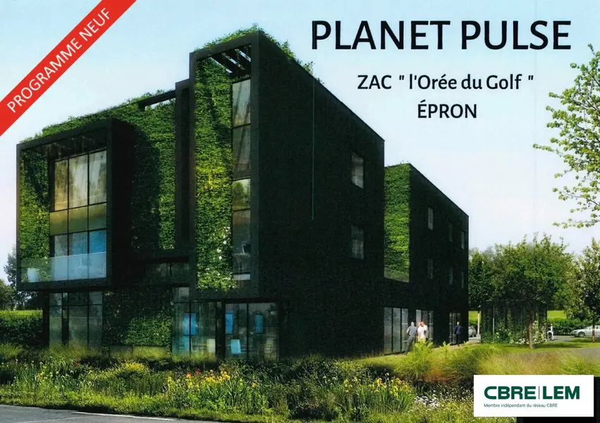 TRES BEL IMMEUBLE AU BORD DU BOULEVARD URBAIN NORD.