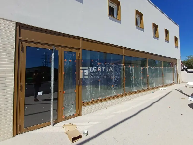 LOCAL COMMERCIAL - 260 m env. - SECTEUR NORD