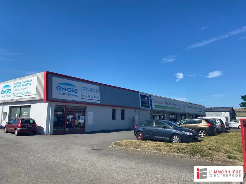 A LOUER UN LOCAL D'ACTIVITE DE 800M² DANS ZI ST MALO