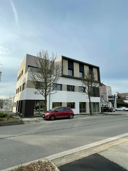 A VENDRE - BUREAUX NEUFS - SAINT RENAN 