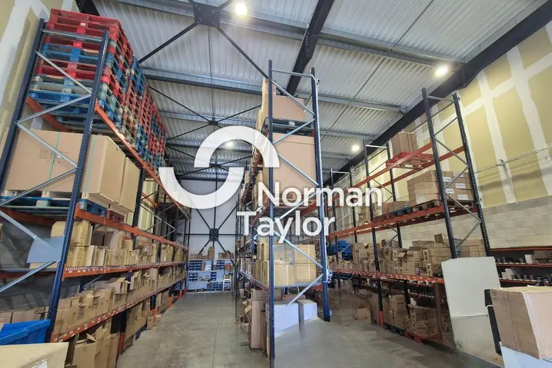 A louer Locaux d'activité 298m² Perpignan