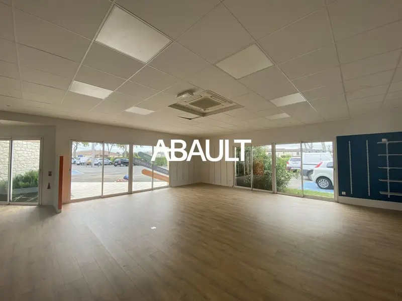 A vendre Local commercial  258m² Brax