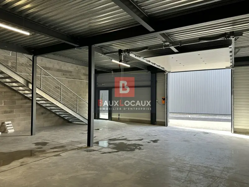 A louer Locaux d'activité 177m² Vedène