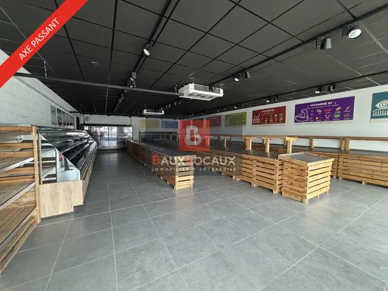 À LOUER  LOCAL COMMERCIAL 180 m²  CHÂTEAURENARD  EMPLACEMENT N°1