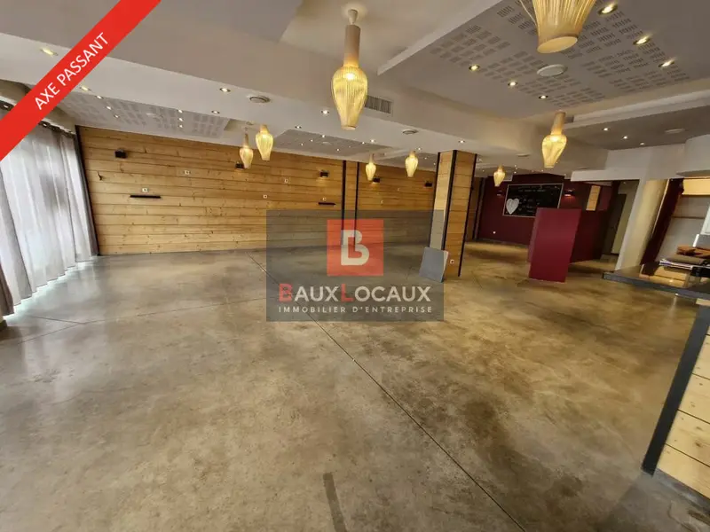 A louer Local commercial  250m² Éguilles