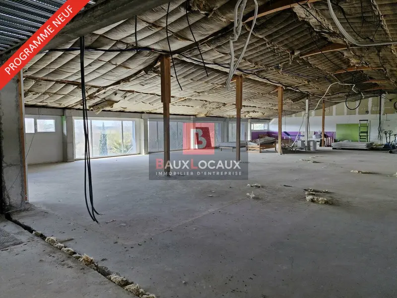 RARE A LA LOCATION PLATEAU BRUT DE 950M2 SUR EGUILLES