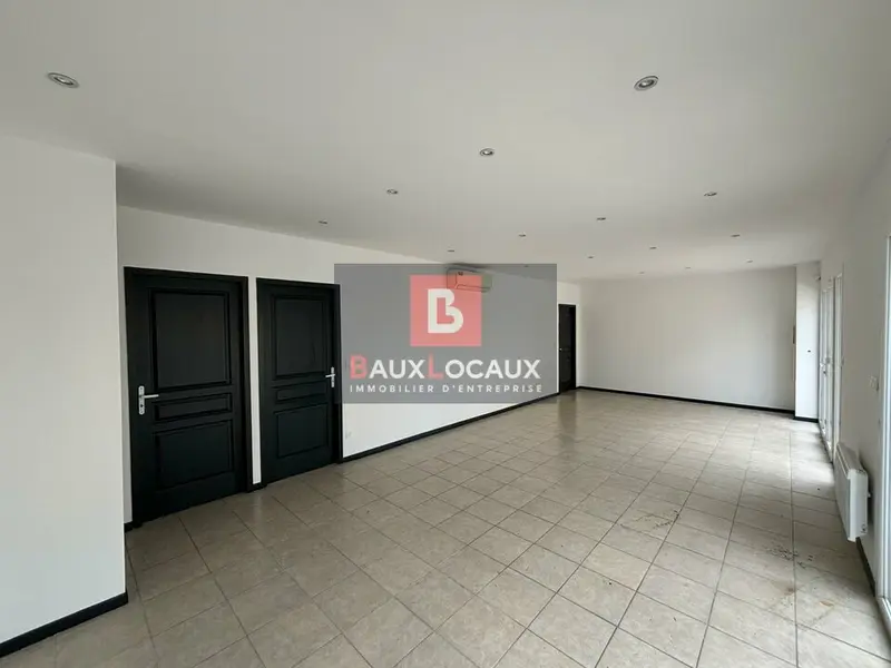 LOCATION LOCAL COMMERCIAL 100 m² ISTRES