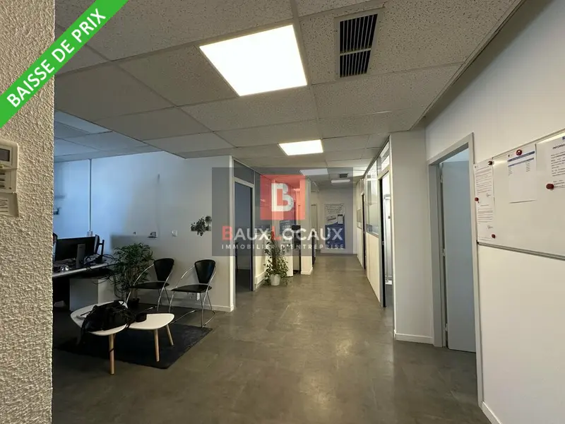A LOUER BUREAUX TRES BON ETAT D'ENVIRON 148M² AU PONTET 