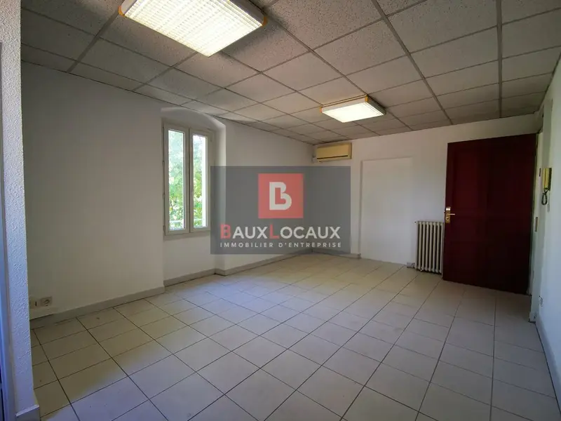 A LOUER BUREAU D'ENVIRON 23M² AU PONTET