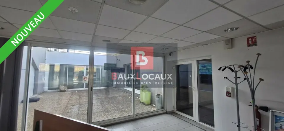 A LOUER, BUREAUX D'ENVIRON 845M² proche CAPSUD