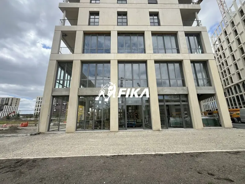 LOCAL COMMERCIAL 253 m² + terrasse A VENDRE Euratlantique - Bordeaux 