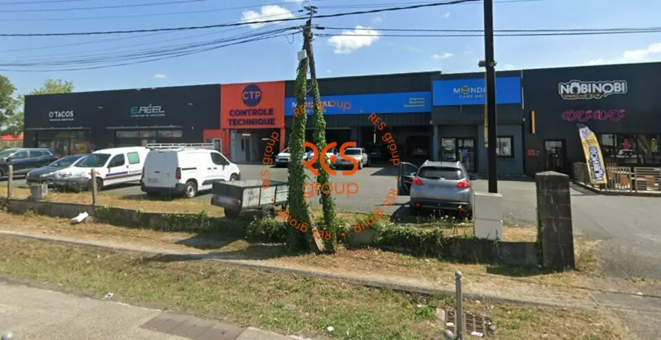 A louer Local commercial  541m² Pessac