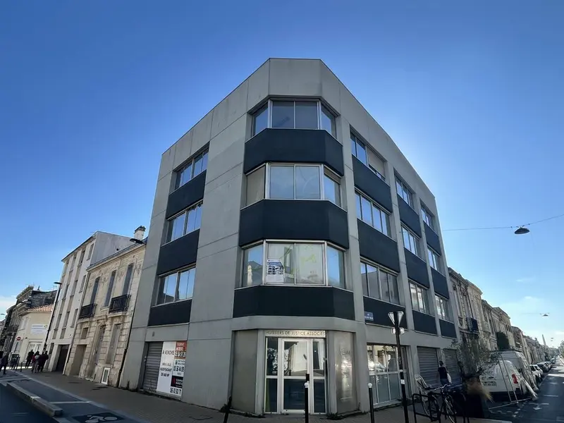 A vendre Bureaux 688m² Bordeaux