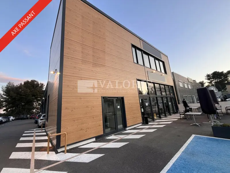 A louer Local commercial  144m² La Ciotat