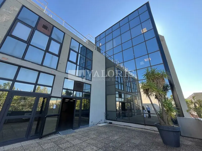 A louer Bureaux 822m² Aix-en-Provence