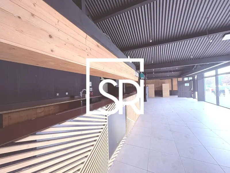 A louer Local commercial  385m² Clermont-Ferrand