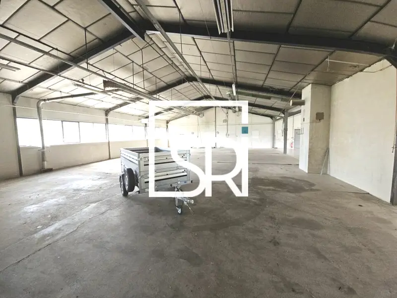 LOCATION BATIMENT D'ACTIVITE / ENTREPOT 1000 M2 - 63290 PUY GUILLAUME