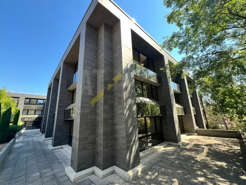 LOCAL MIXTE À LOUER