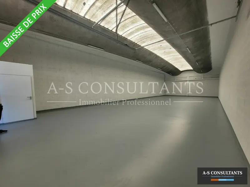 A louer Entrepôt 205m² Saint-Priest