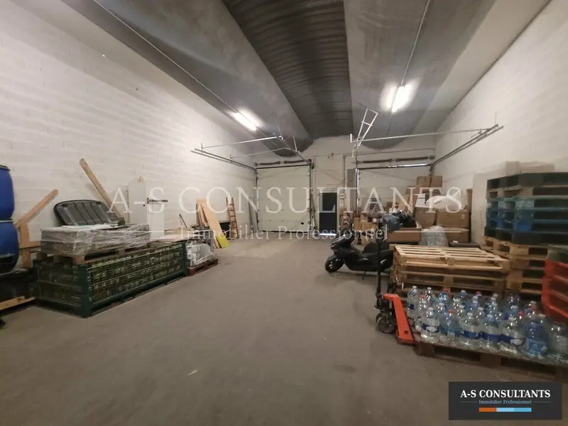 A louer Entrepôt 411m² Saint-Priest