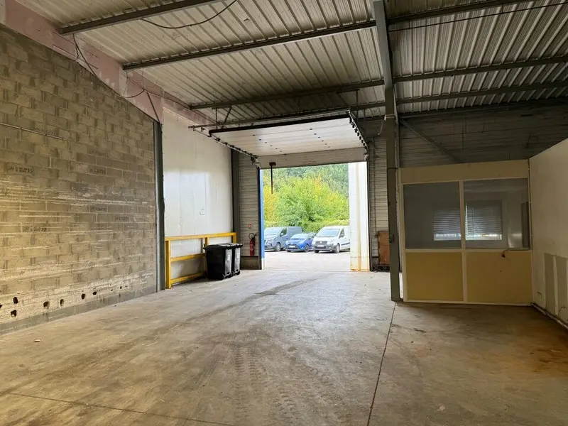 A louer Locaux d'activité 198m² Allonne