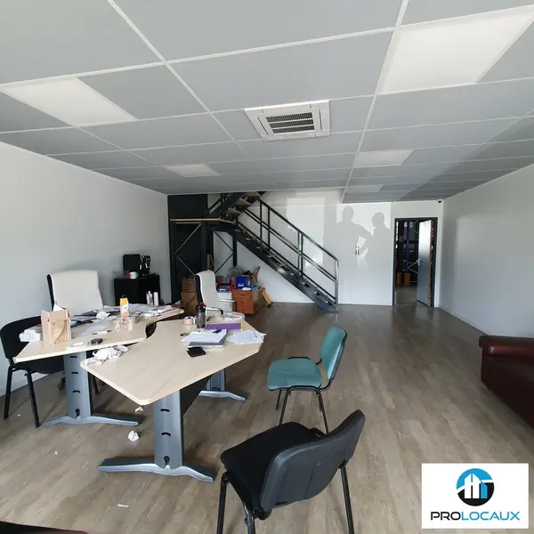 A louer Locaux d'activité 880m² Le Versoud