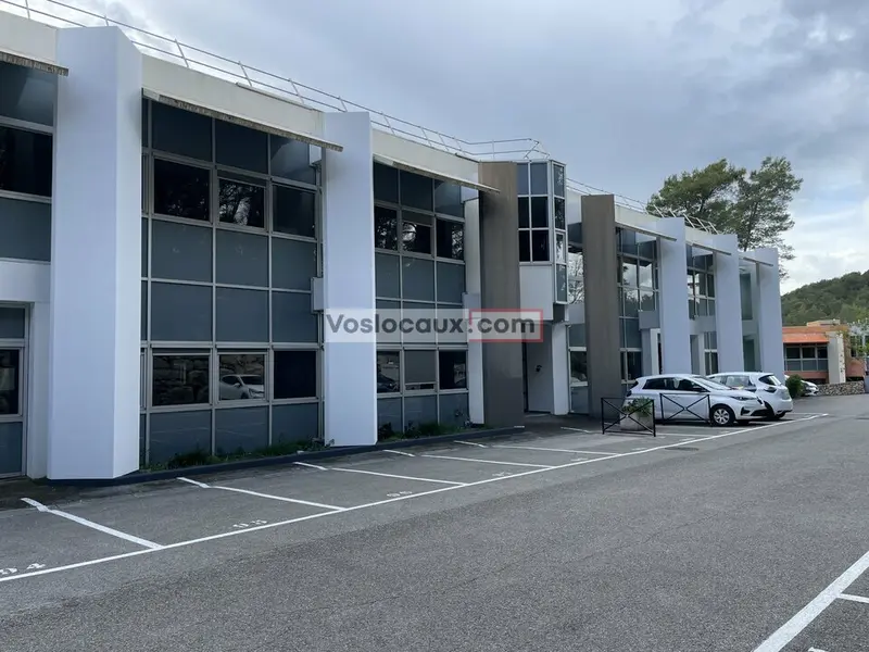 A louer Locaux d'activité 704m² Valbonne