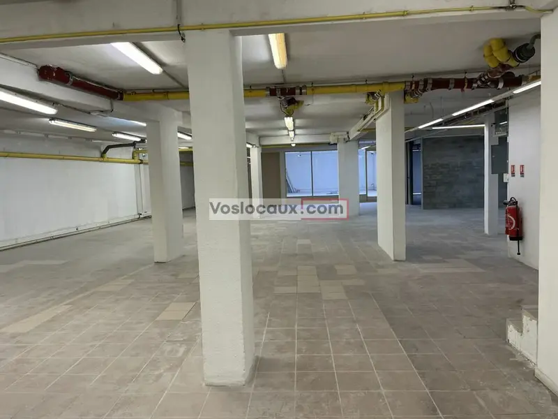 À vendre  Local commercial de 500 m² à Nice Nord