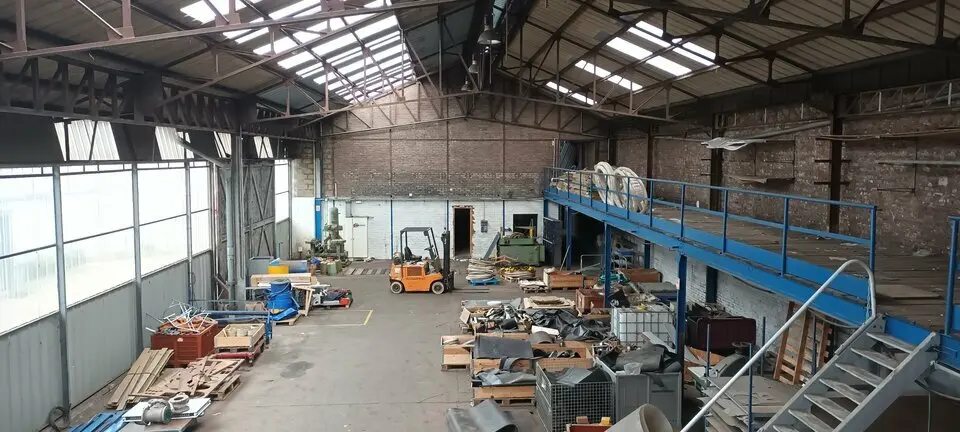 Proche des concessionnaires.