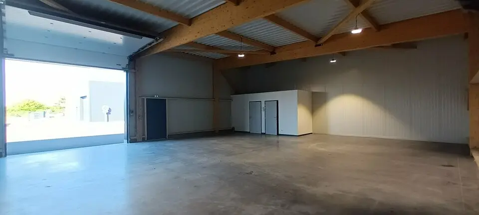 A louer Locaux d'activité 240m² Saint-Jean-de-la-Neuville