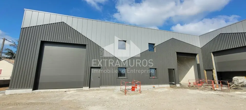 Local d'activité - Saint Etienne la Varenne