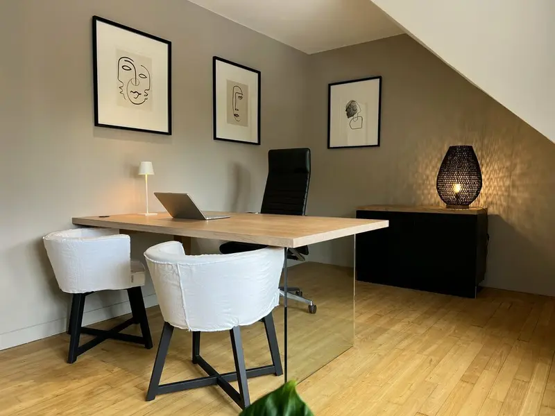 Bureaux meublés à louer  80 m² lumineux au cur de Quimper