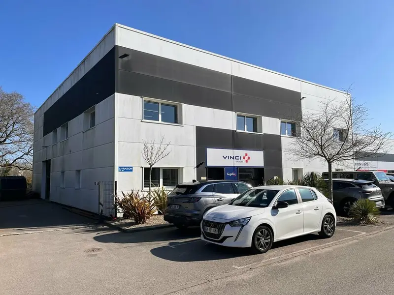 A LOUER - BUREAUX - CRACH