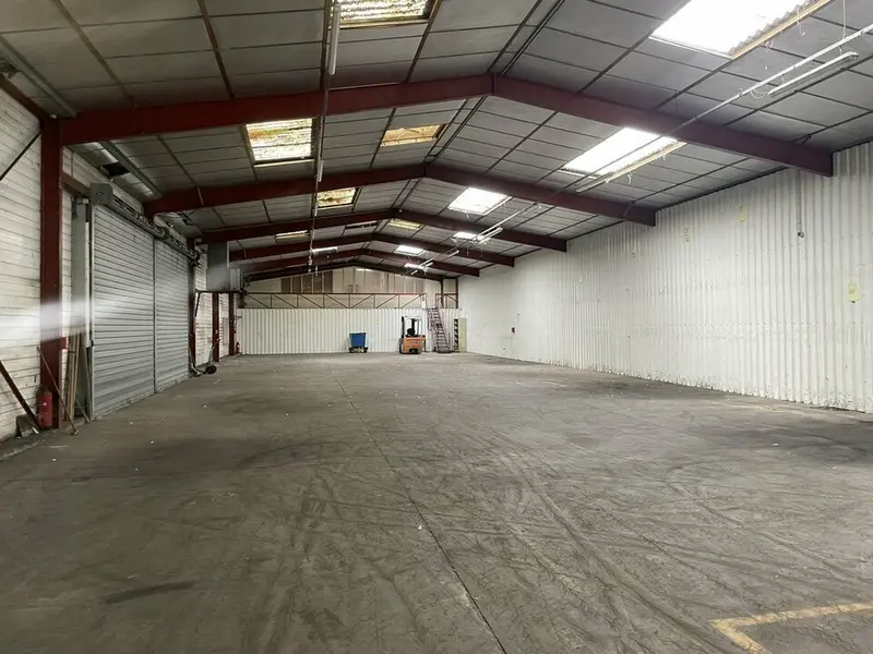 A louer environ 640 m² de stockage Bayeux