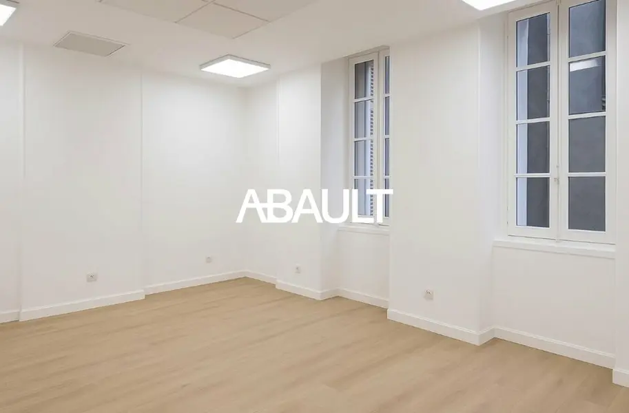 A LOUER ANCIEN HOTEL RENOVE EN BUREAUX HYPERCENTRE TOULOUSE