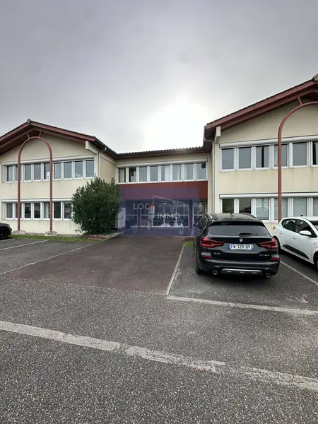 A vendre Bureaux 1000m² Le Haillan