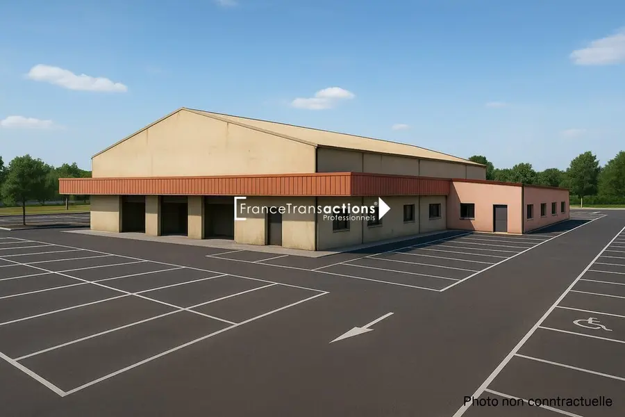 A VENDRE LOCAUX COMMERCIAUX 283 m² à 477 m² CASTELNAUDARY